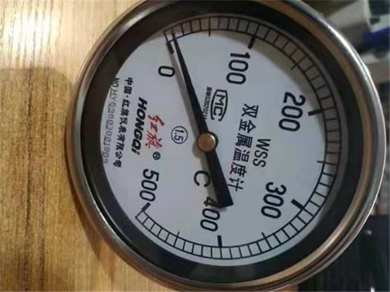 廢輪胎煉油設(shè)備溫度表